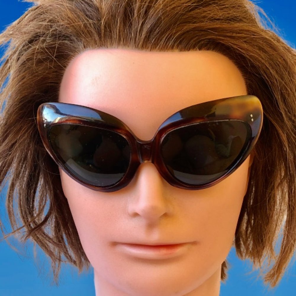 Willson France Vintage Cat Eye Sunglasses